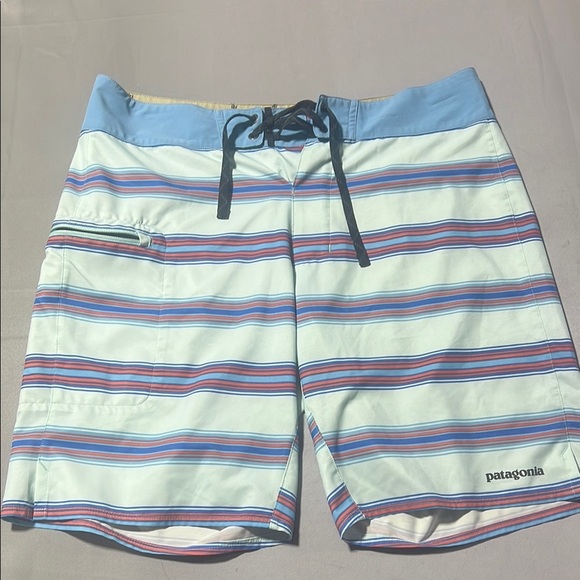 Patagonia Other - Patagonia board shorts size 32